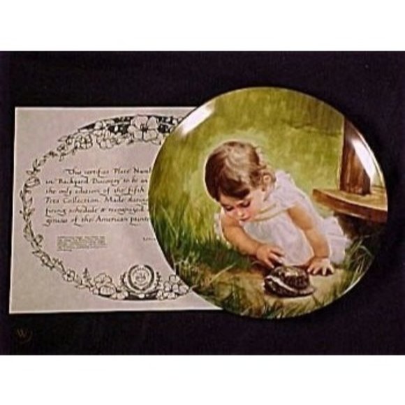 Bradford Exchange Backyard Discovery Collector Plate - Picture 4 of 4